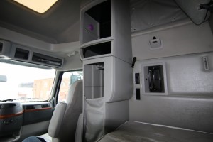 Bunk - 2012 Volvo Truck VN670